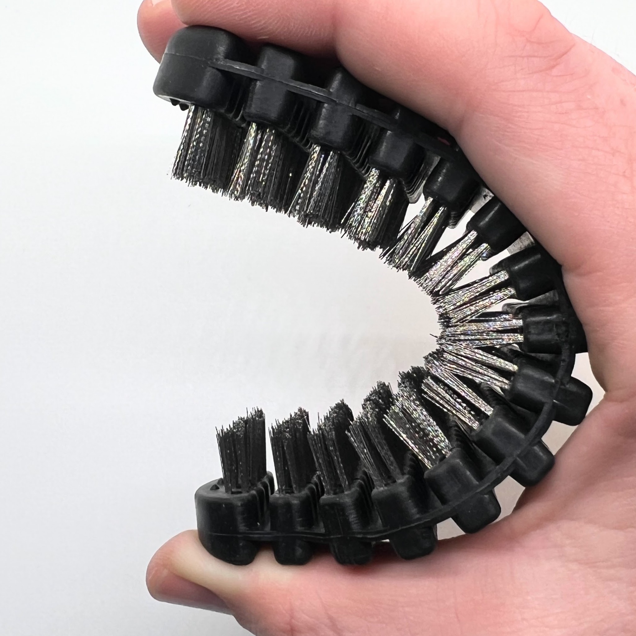 Side view showing the shape of the stainless steel brush